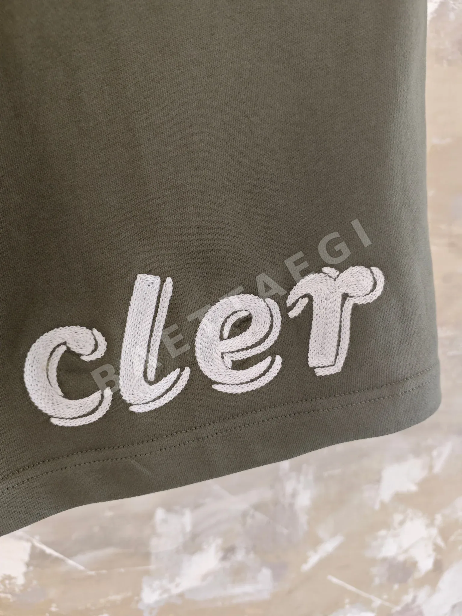 몽클레르 자수 코튼 남성 반바지 상세 이미지 5