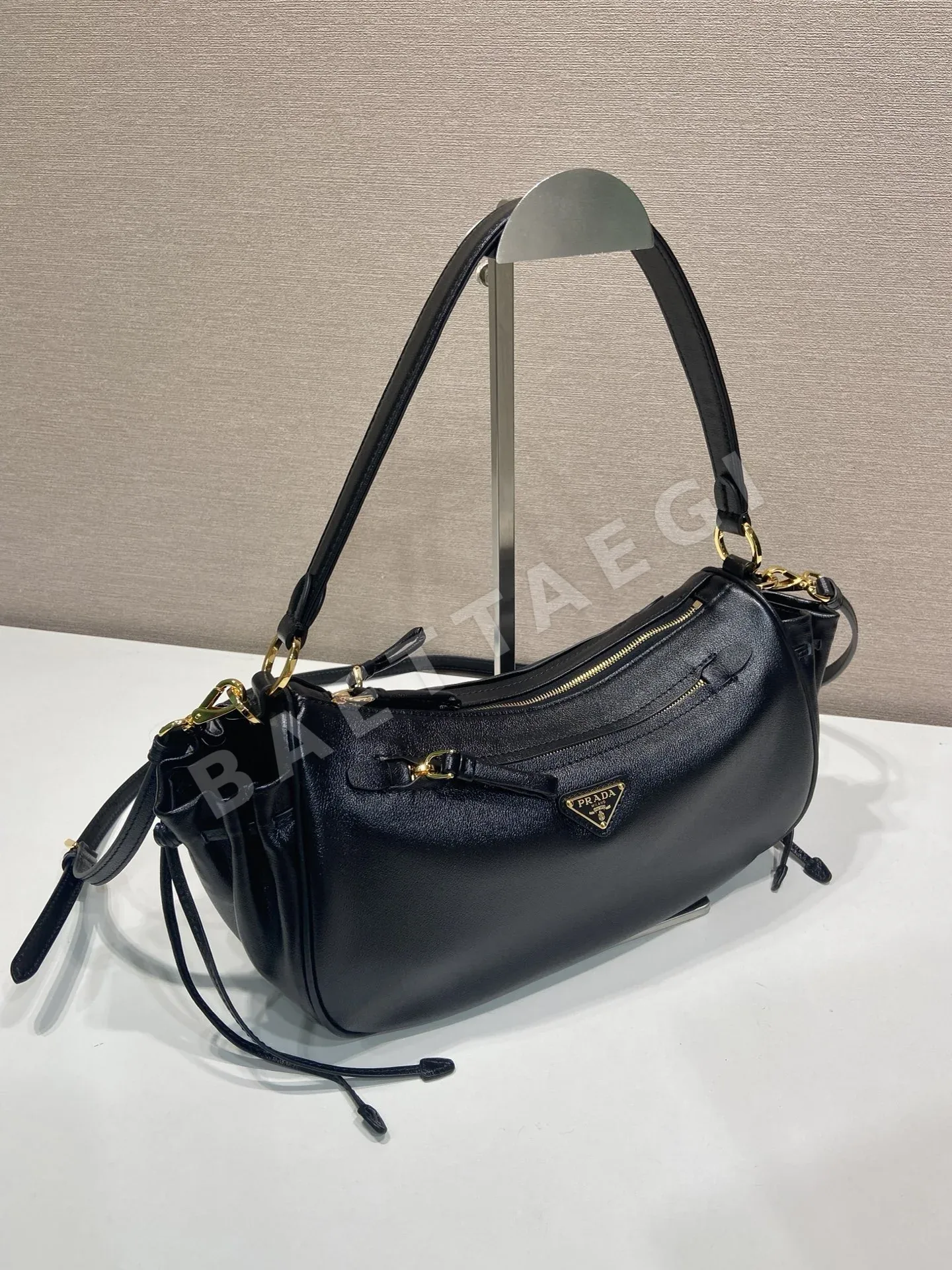 프라다 가죽 호보백 1BC296 상세 이미지 2