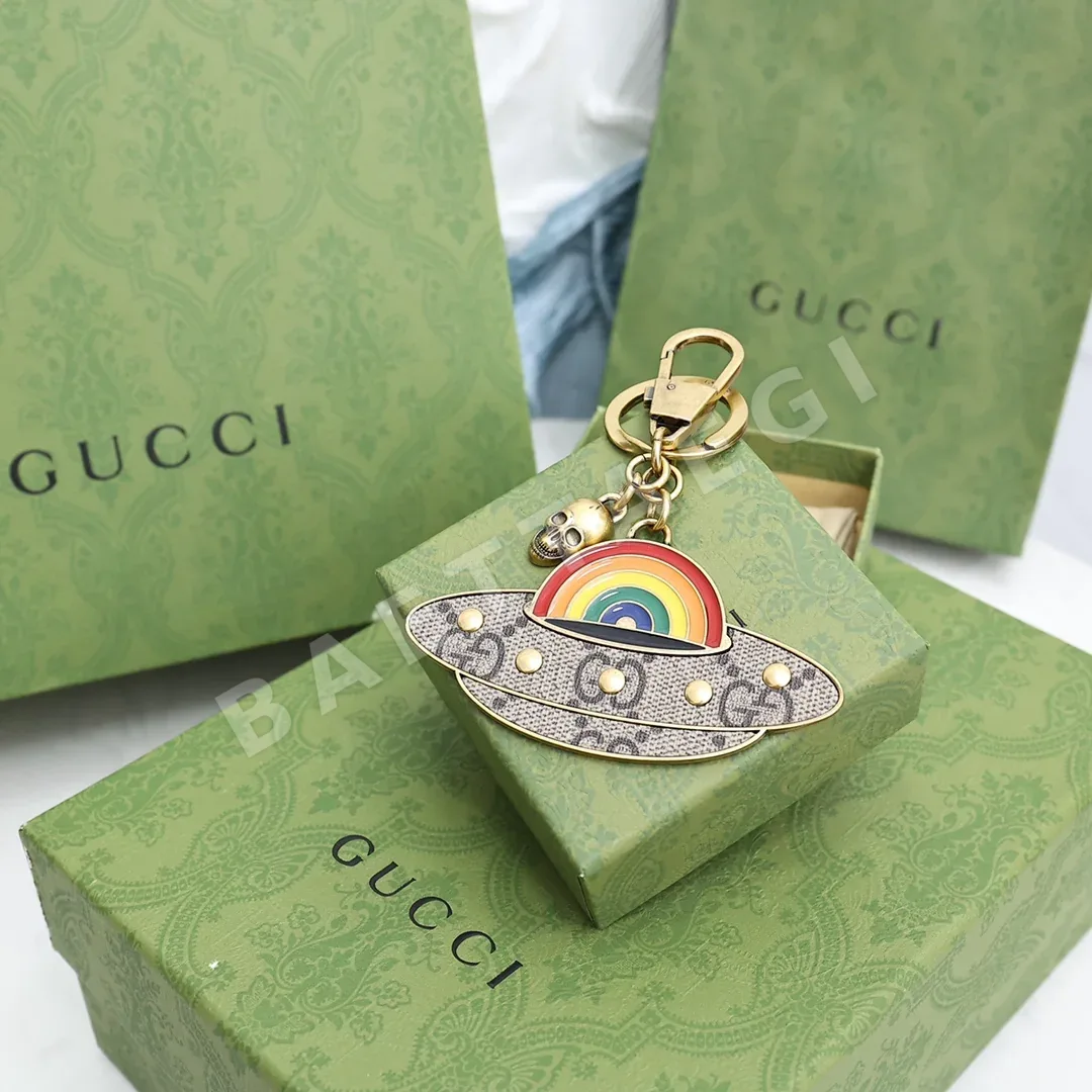 구찌 UFO 로고 키링 131332