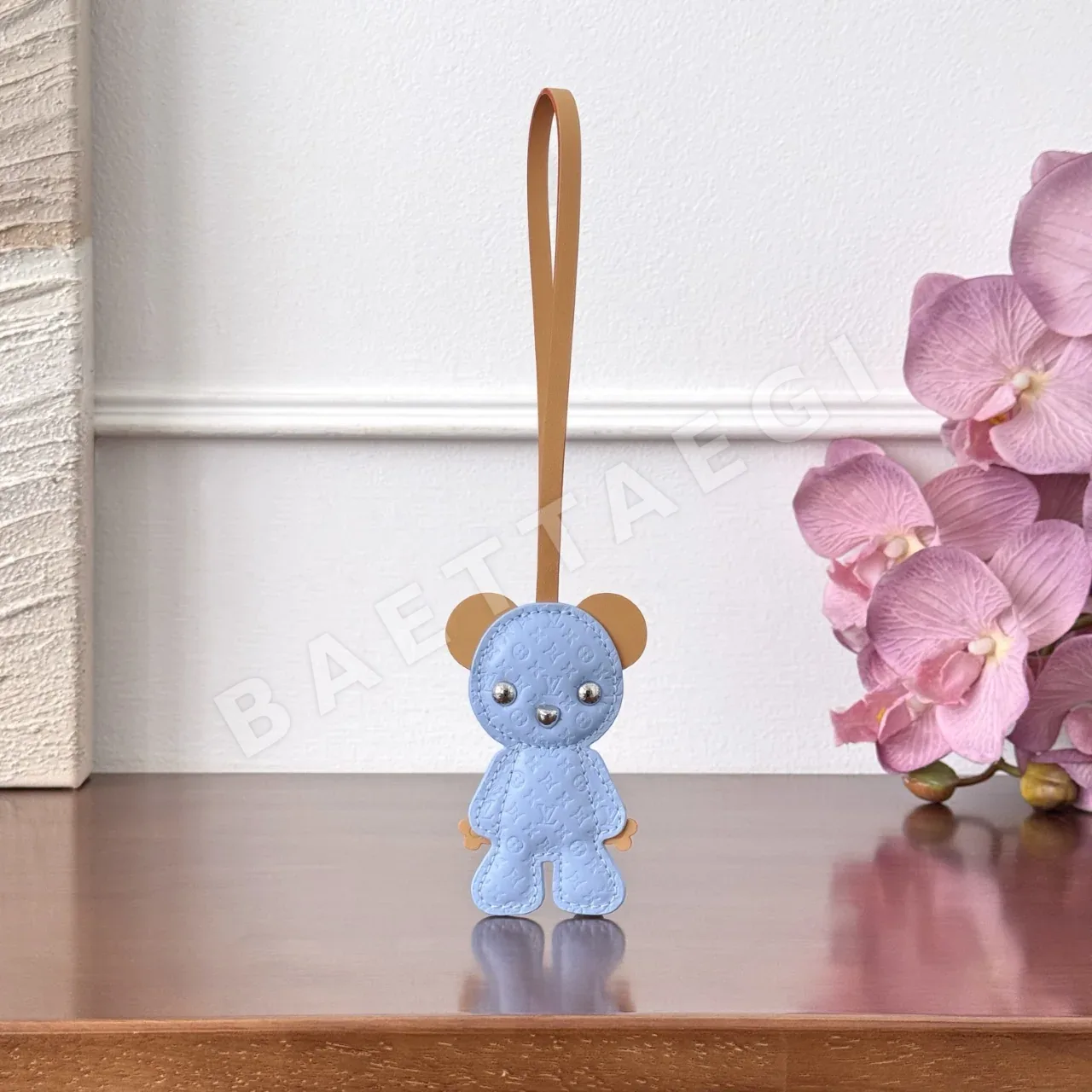 루이비통 곰돌이 스트랩 키링 M04385