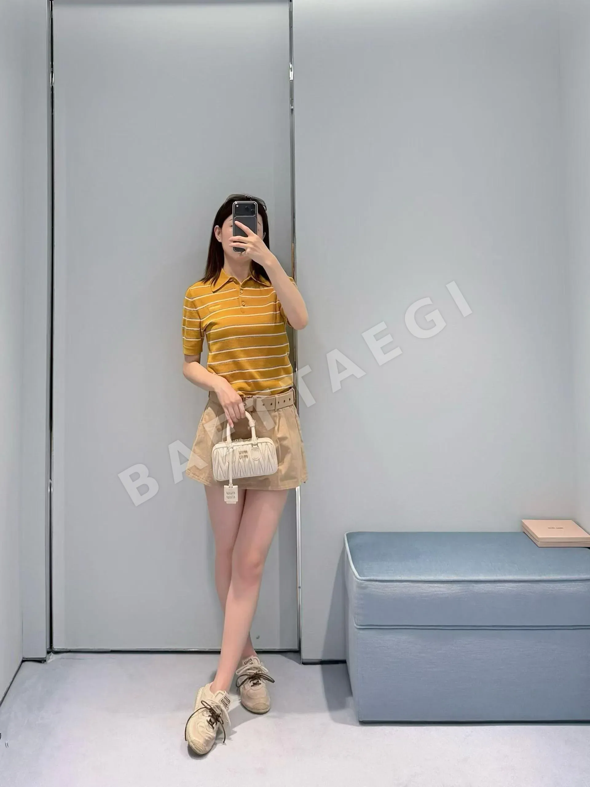 미우미우 컬러 블록 스트라이프 코튼 폴로 반팔 티셔츠 상세 이미지 4