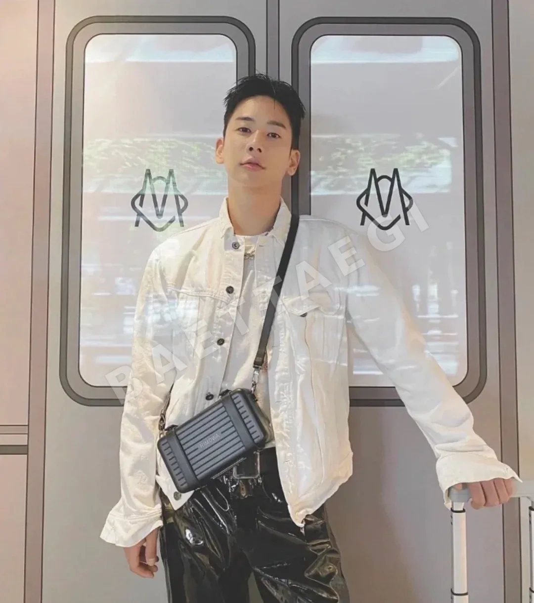 리모와 크로스바디 여행가방 상세 이미지 6