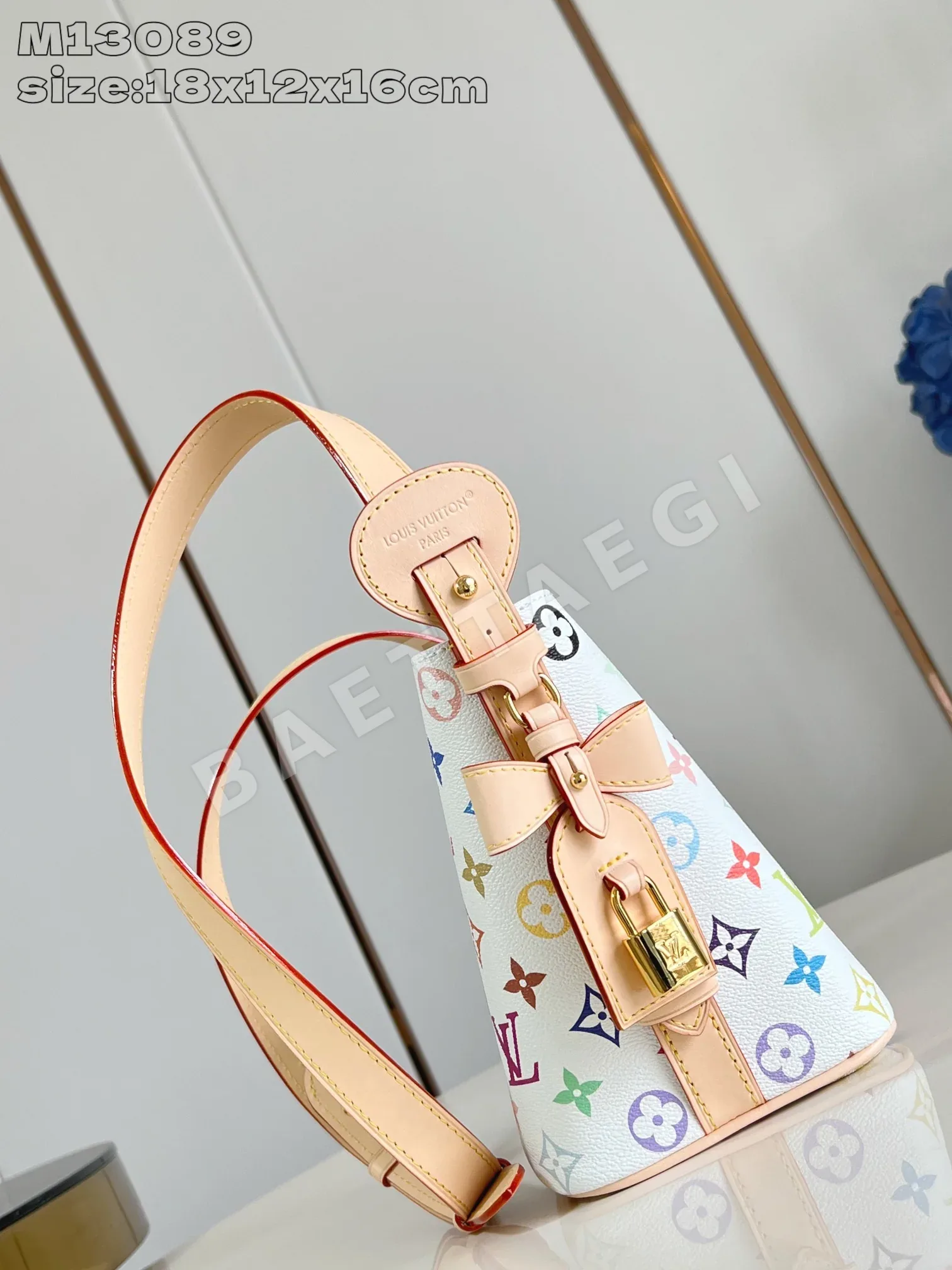 루이비통 M13089 화이트 핸드백 숄더백 상세 이미지 2