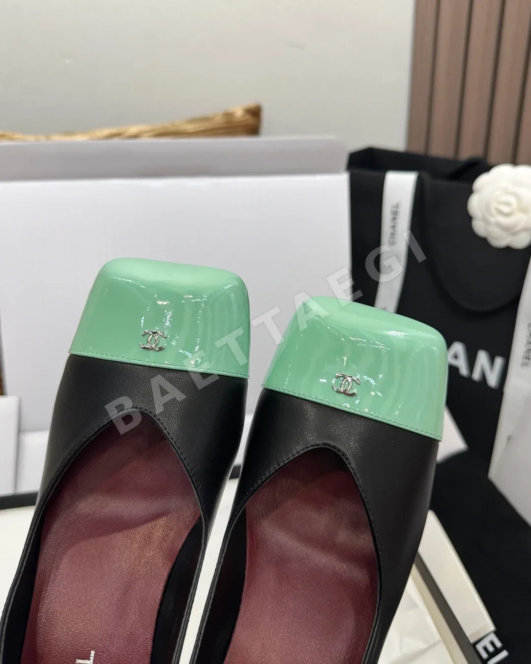 샤넬 힐 여성 램스킨 더블 C 메탈 로고 상세 이미지 8