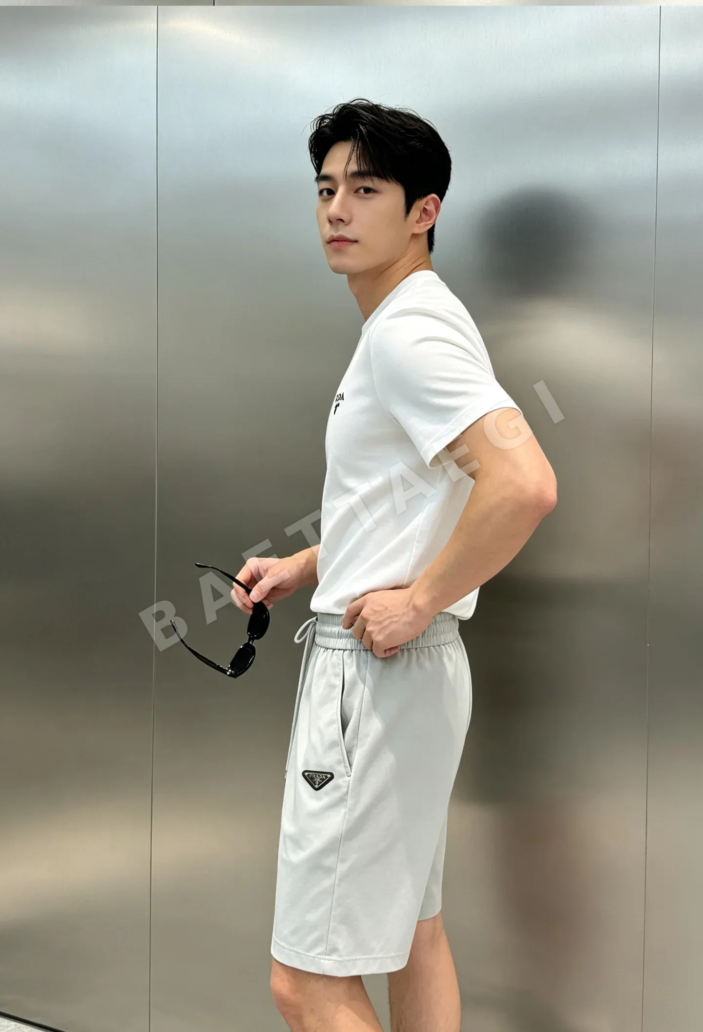 프라다 남성 반팔 티셔츠 상세 이미지 2