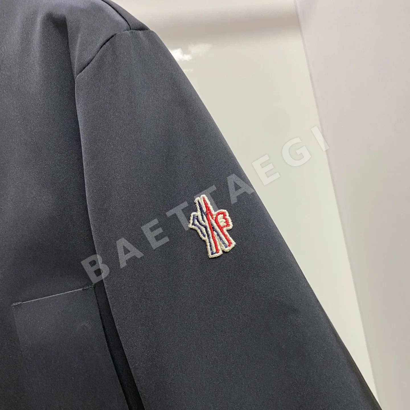 몽클레르 그레노블(Moncler Grenoble) 기능성 후드 스키 자켓 다운 패딩 상세 이미지 3