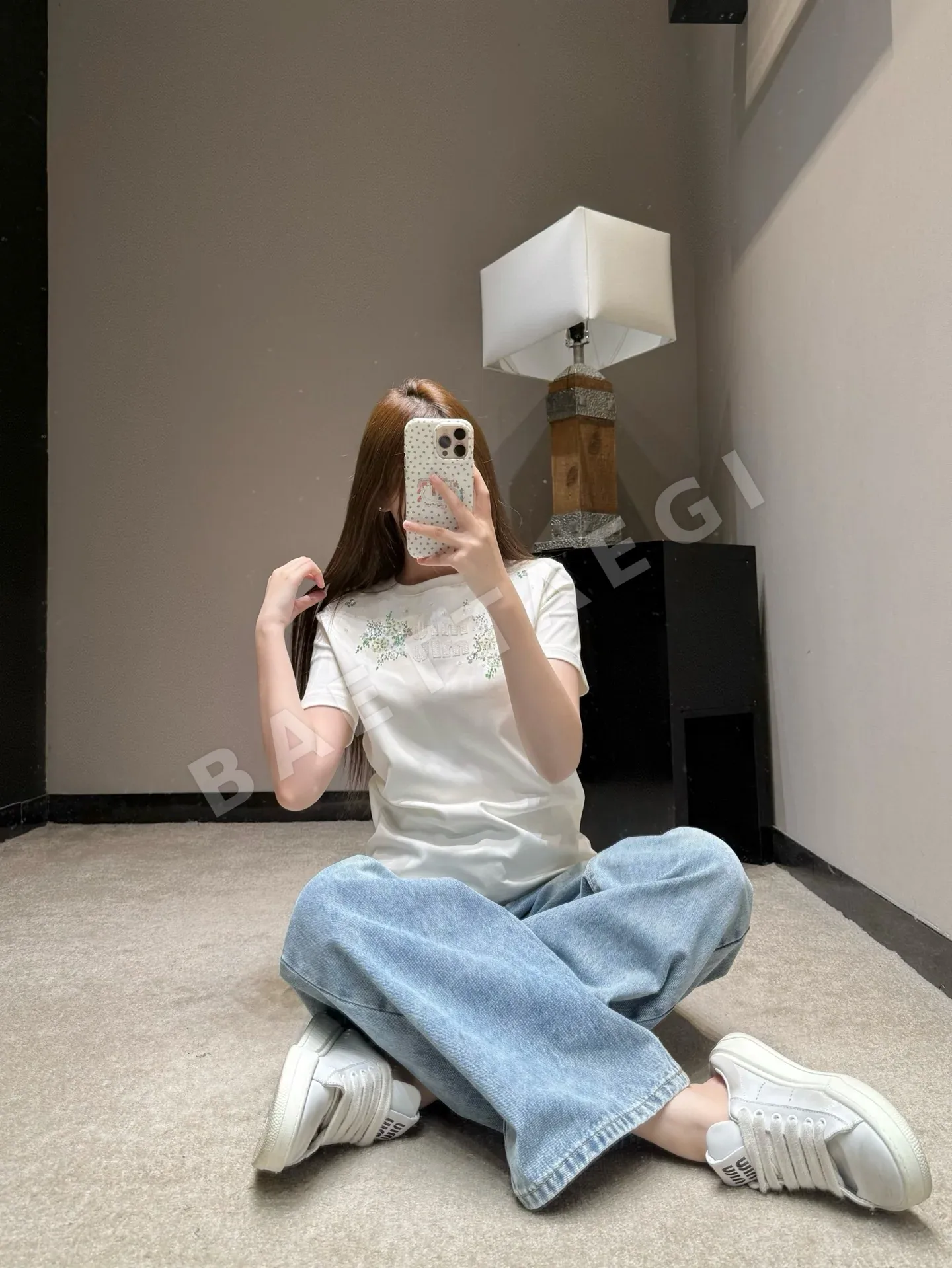 미우미우 핸드 비즈 자수 반팔 티셔츠 상세 이미지 7