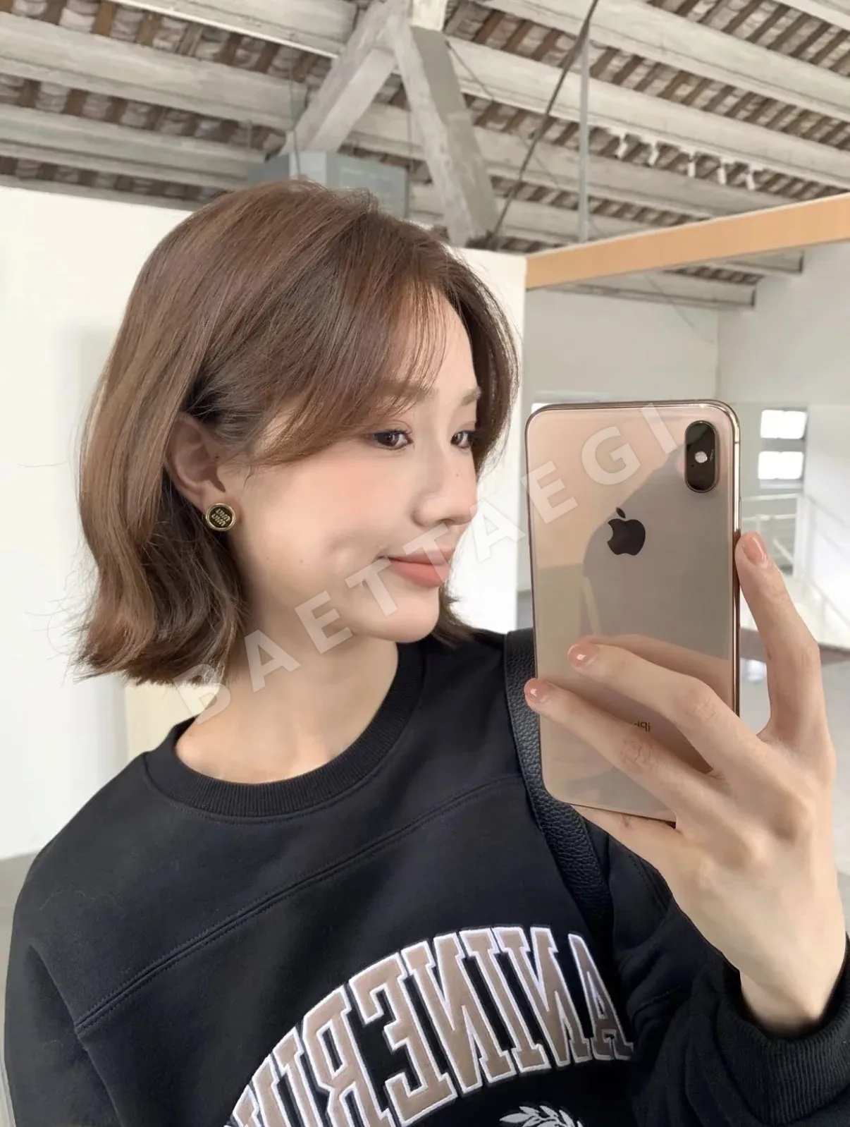 미우미우 에나멜 버튼 스터드 귀걸이 상세 이미지 9