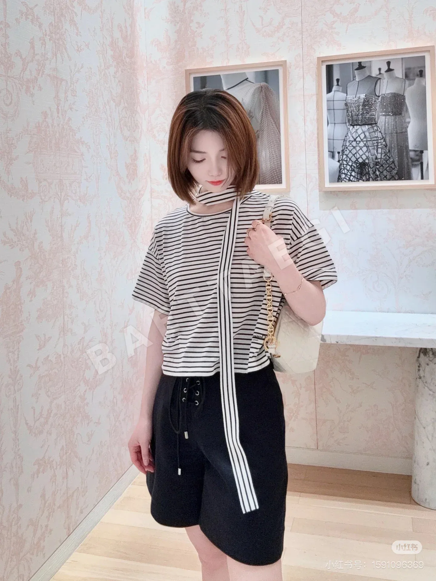 디올 리본 스트라이프 반팔 티셔츠 상세 이미지 4