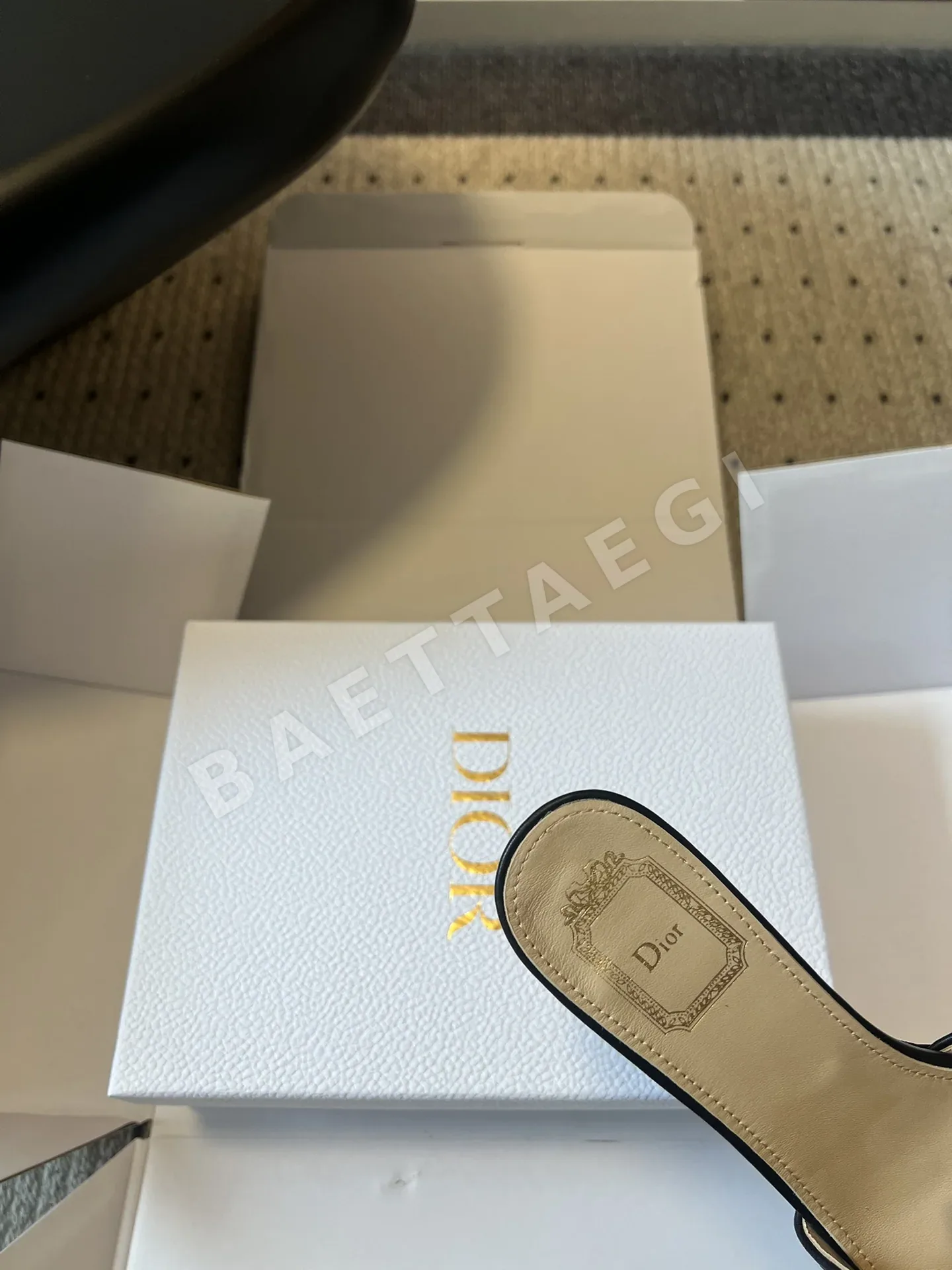 디올 뉴 카나주 패턴 리본 플랫 힐 샌들 상세 이미지 8