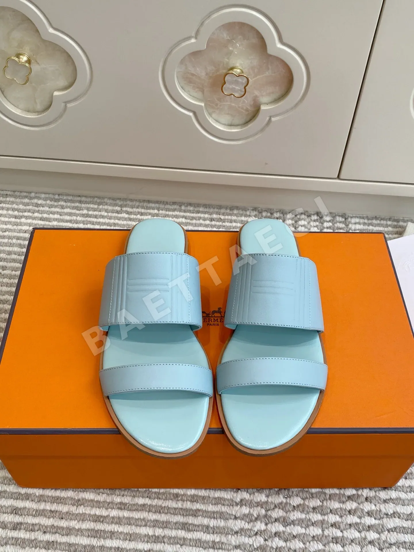 에르메스 모나 더블 스트랩 샌들 슬리퍼 112872