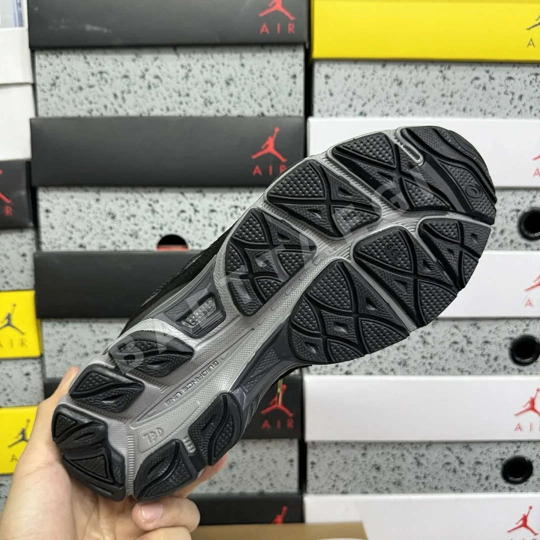 아식스 [WZ] 젤 NYC 1201A789-020 200387 Asics Gel-NYC Graphite Grey Black 상세 이미지 4