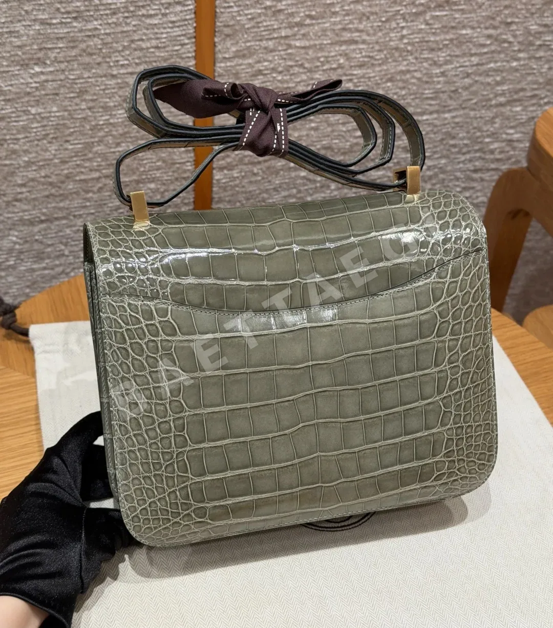 에르메스 컨스탄스 투렐 그레이 악어가죽 지갑 상세 이미지 2
