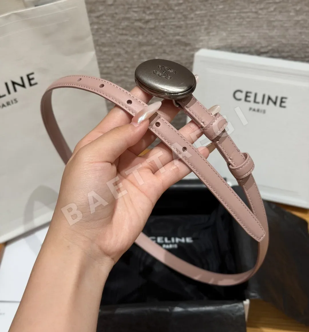 셀린느 TRIOMPHE 로고 타원형 버클 슬림 가죽 벨트 상세 이미지 3