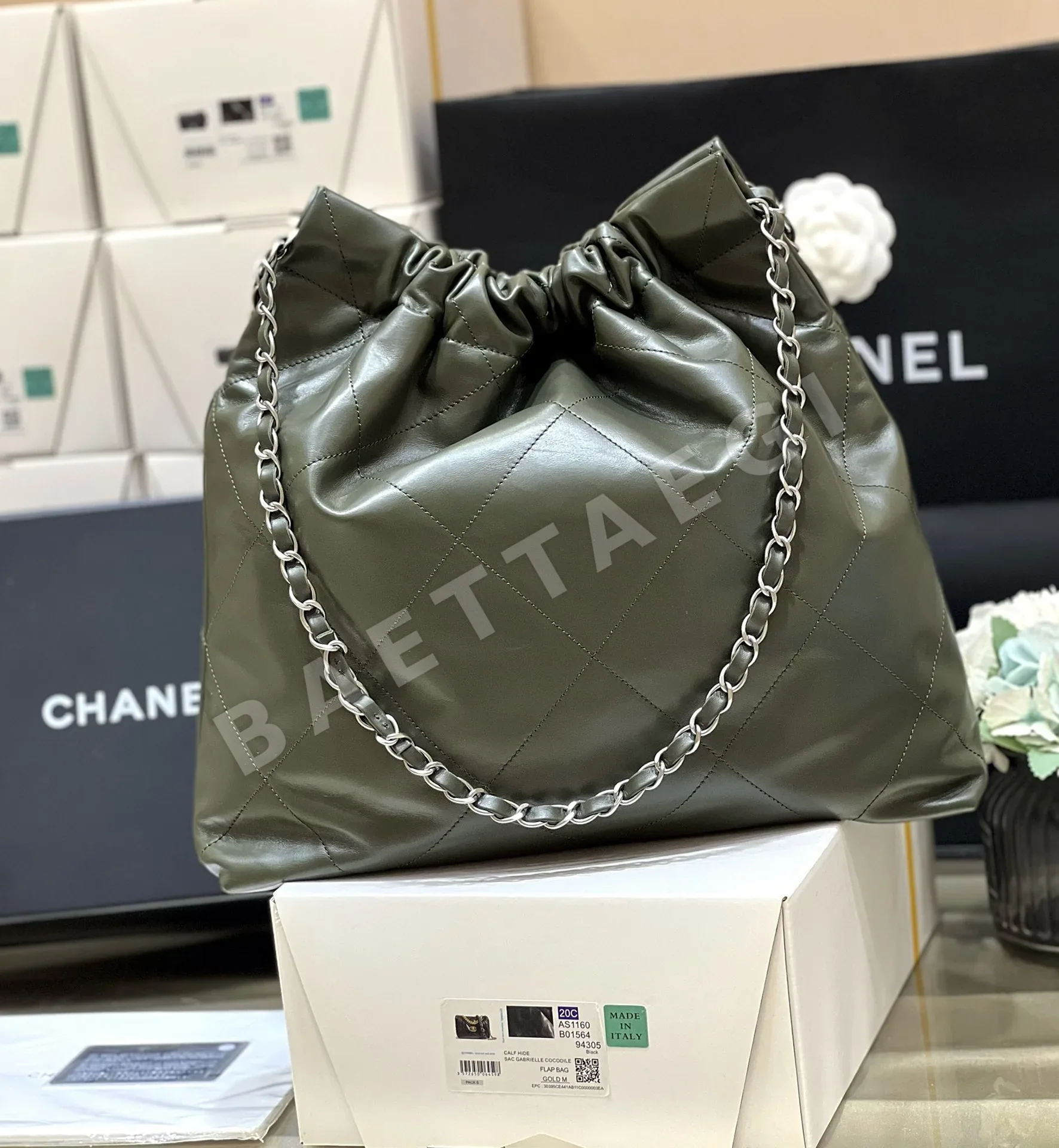 샤넬 22백 사각 프레임 송아지가죽 중형 가방 AS3261 상세 이미지 8