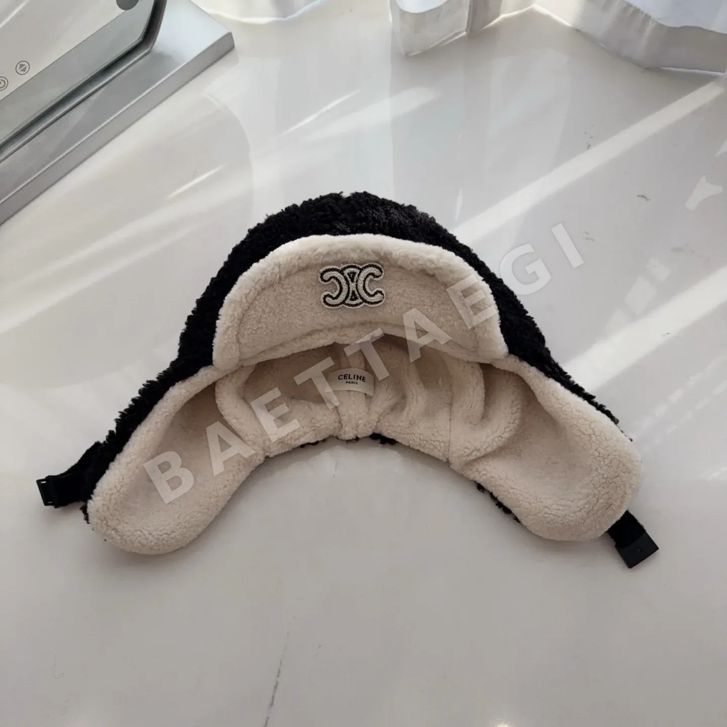 셀린느 램울 소재 컬러 블록 이어머프 모자 상세 이미지 3