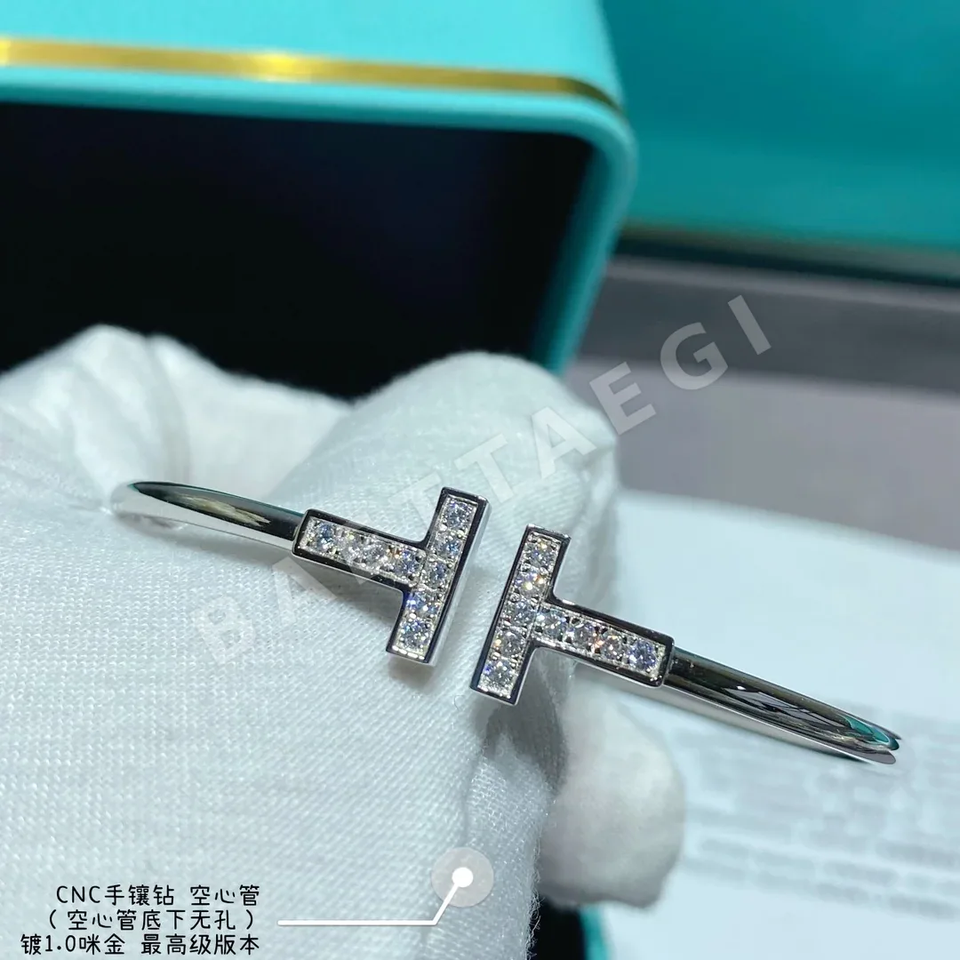 티파니 V자 골드 도금 더블 T 다이아몬드 팔찌 상세 이미지 7