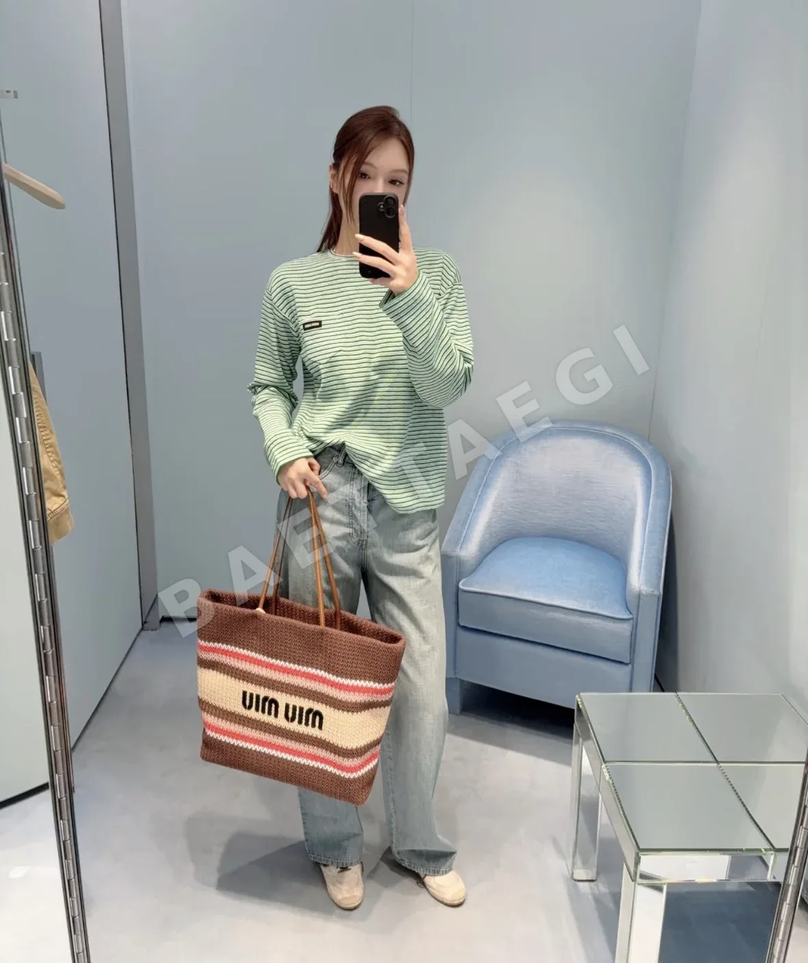 미우미우 그린 화이트 블록 스트라이프 긴팔 티셔츠 상세 이미지 3