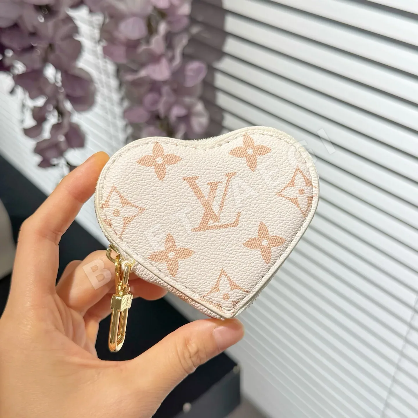 루이비통 LV 루이베어 하트 키링 상세 이미지 4