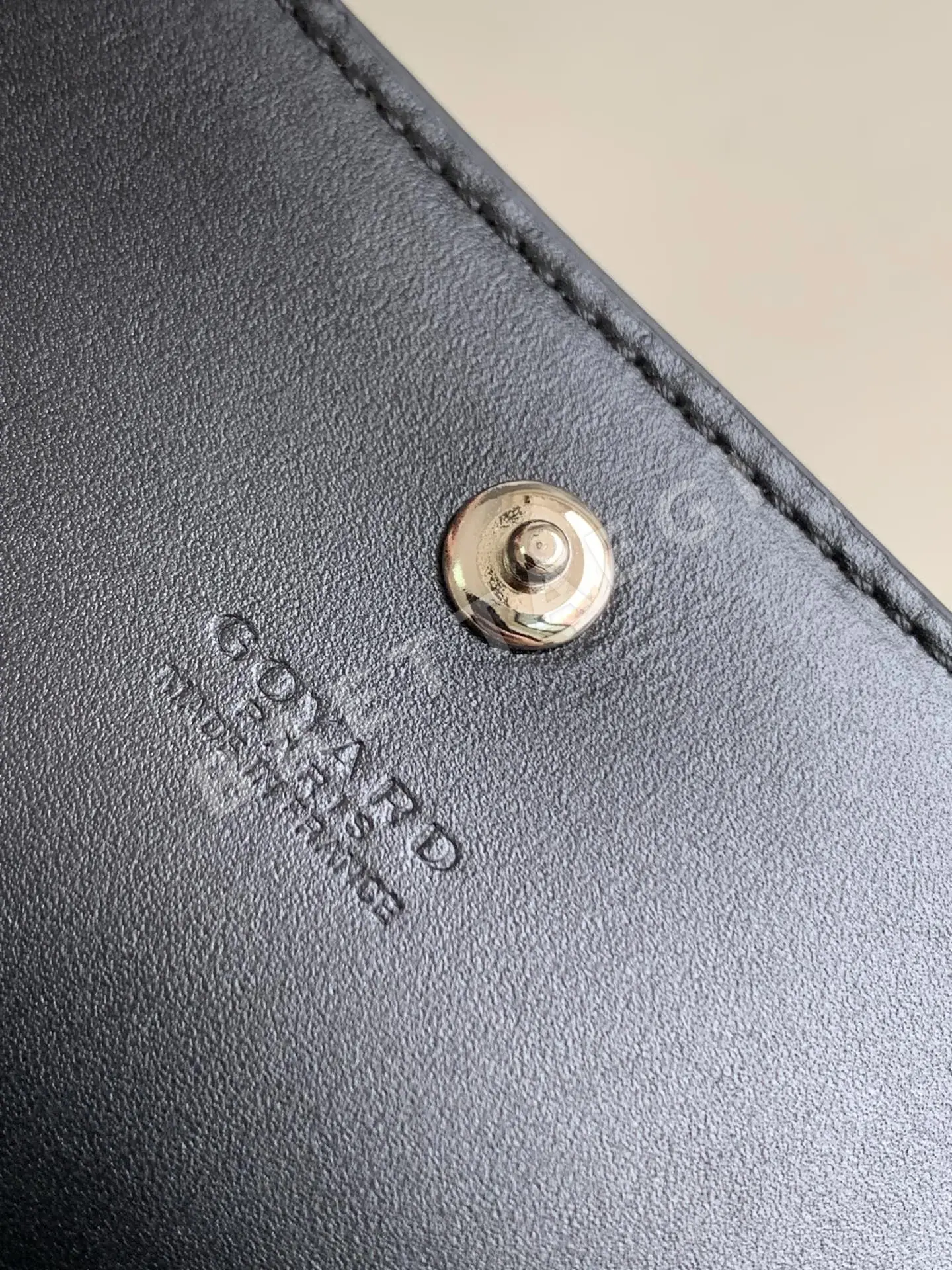 고야드 고야딘 캔버스 어깨끈 탈부착 가능 지갑 상세 이미지 7
