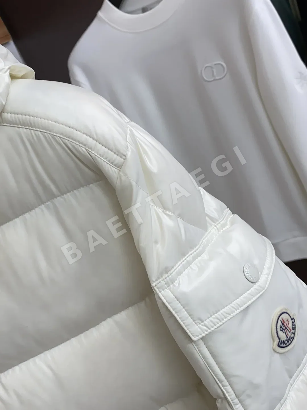 몽클레르 마야(Moncler Maya) 후드 쇼트 다운 자켓 상세 이미지 4