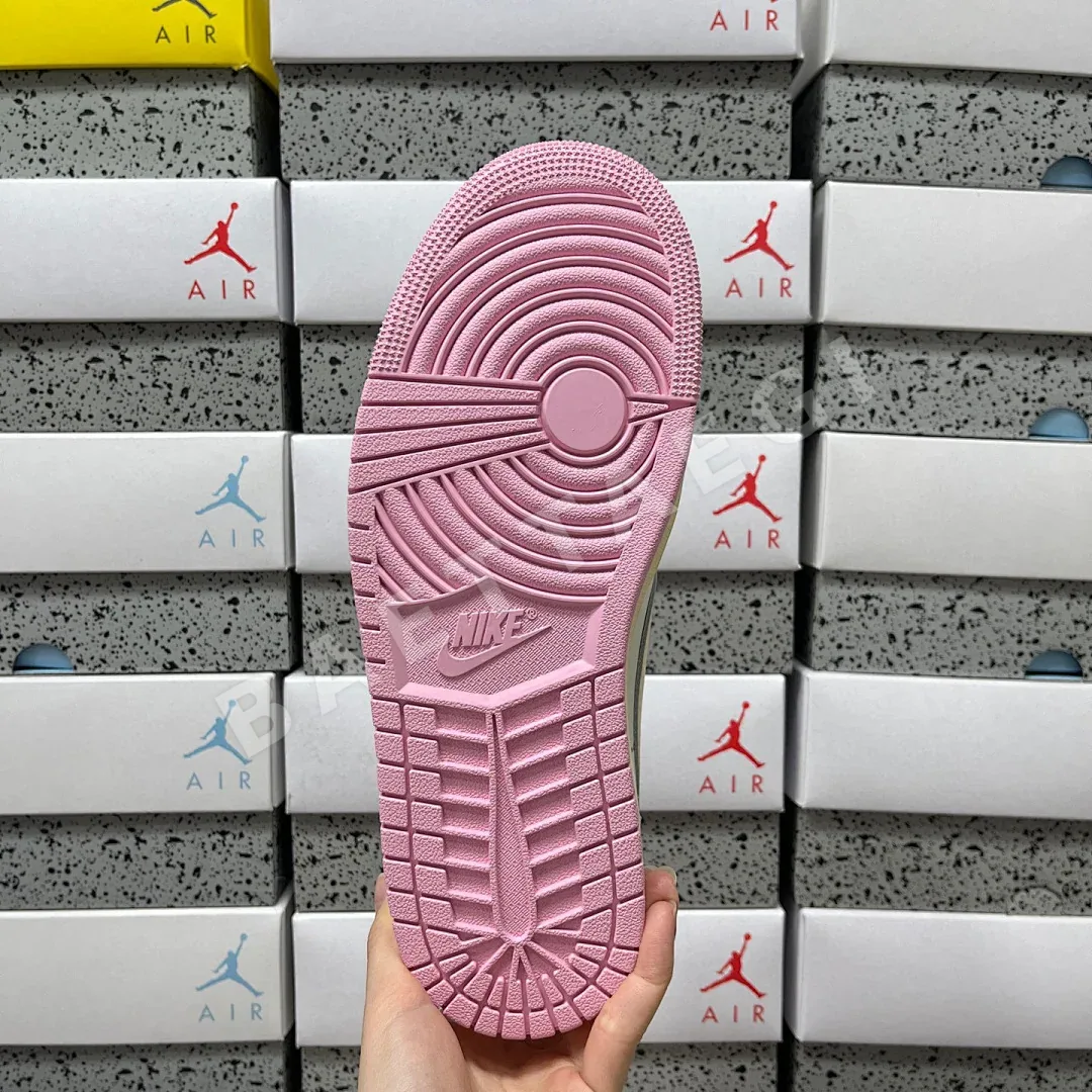 나이키 [FK] 조던 1 레트로 로우 OG SP IQ7604-100 201236 Nike Jordan 1 Retro Low OG SP 상세 이미지 3