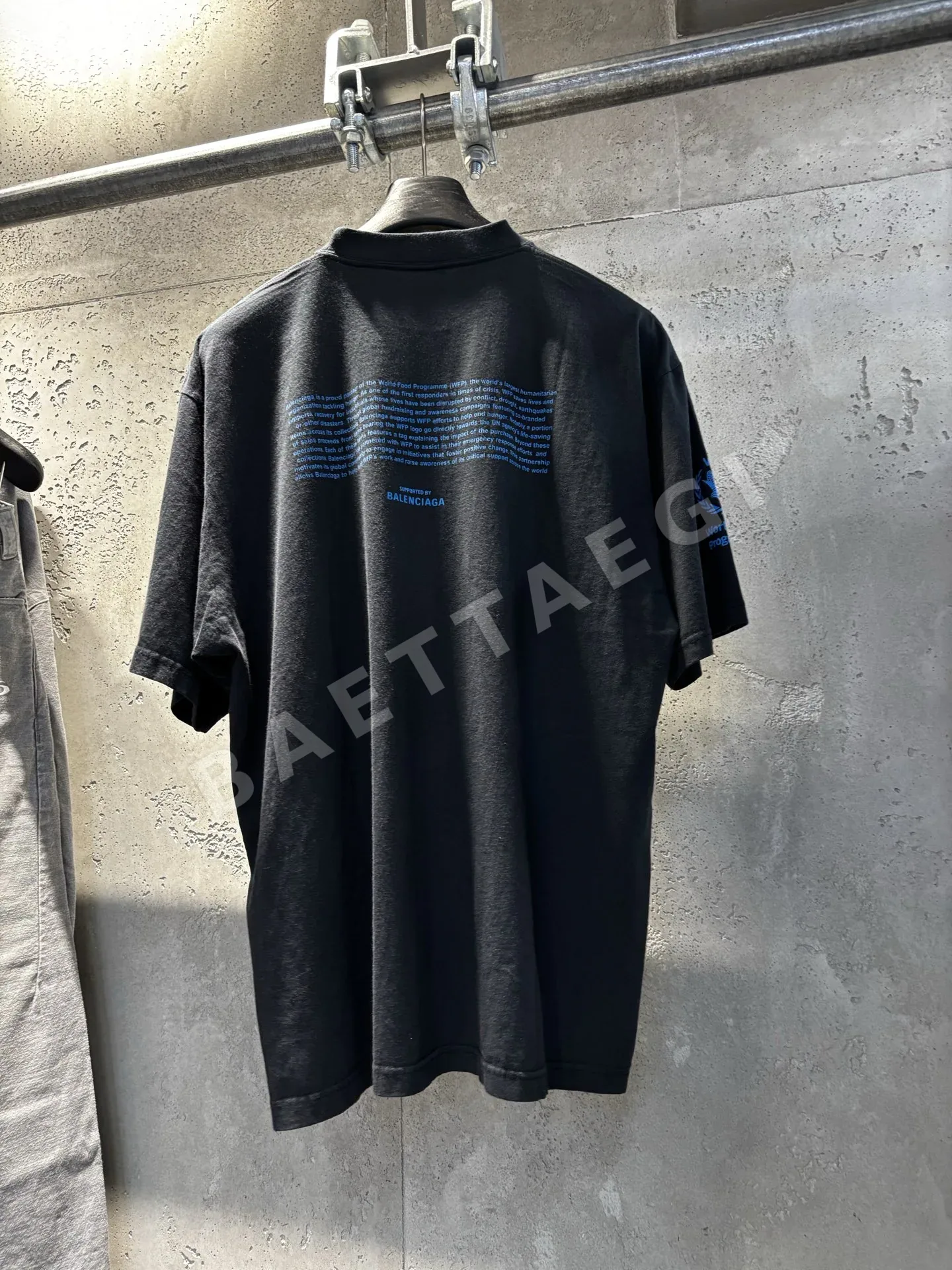 발렌시아가 여성 반팔 티셔츠 상세 이미지 2