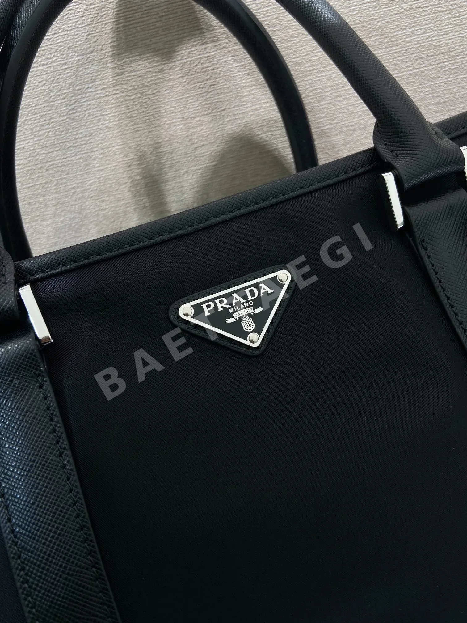프라다 나일론 토트백 숄더 스트랩 포함 2VG034 상세 이미지 7