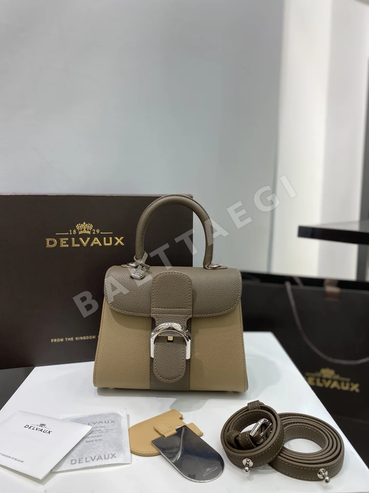 델보 브릴리언트 토고 램스킨 숄더백 190976