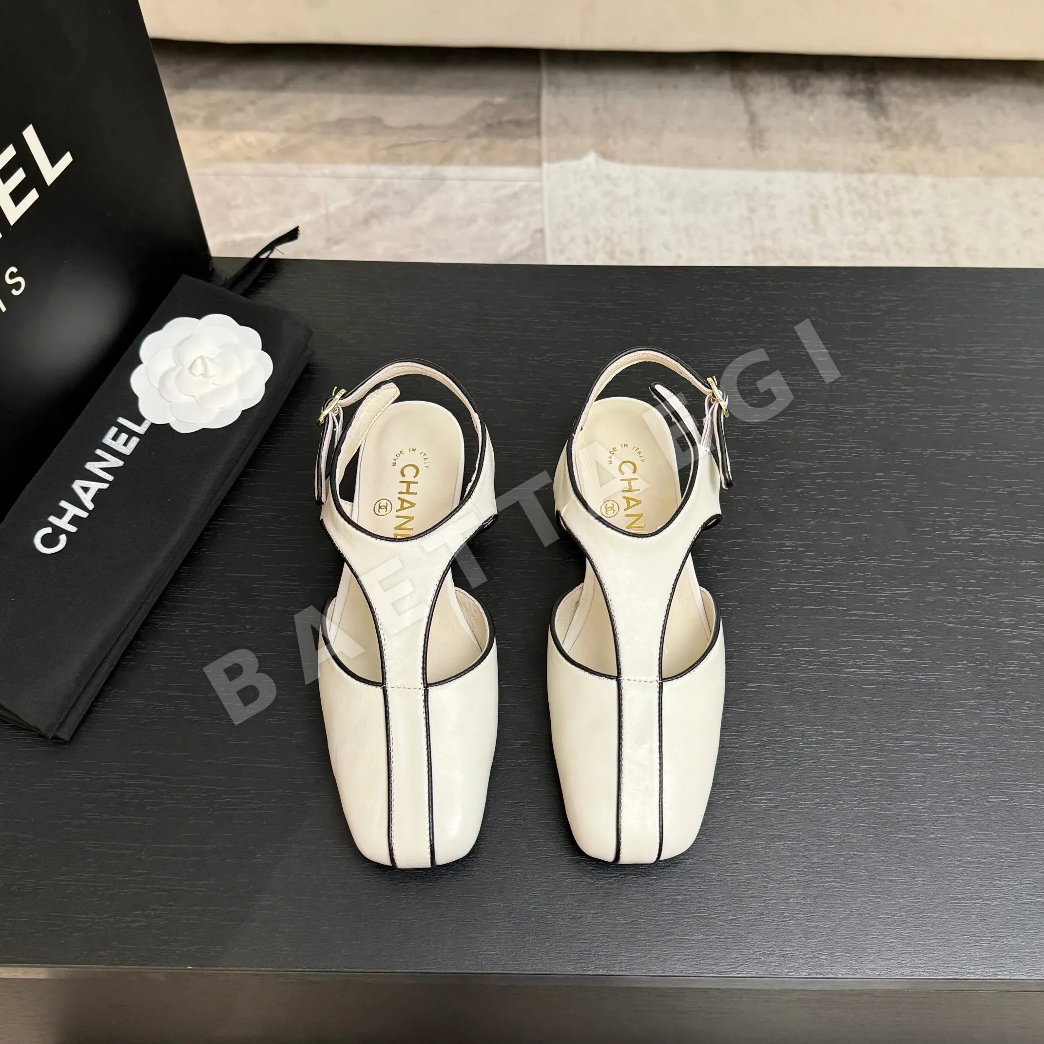 샤넬 26C 더블 C 컬러 블록 플랫 슈즈 98453