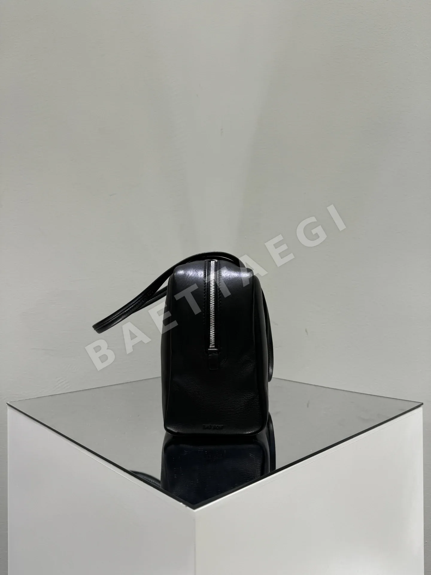 더로우 가방 상세 이미지 3