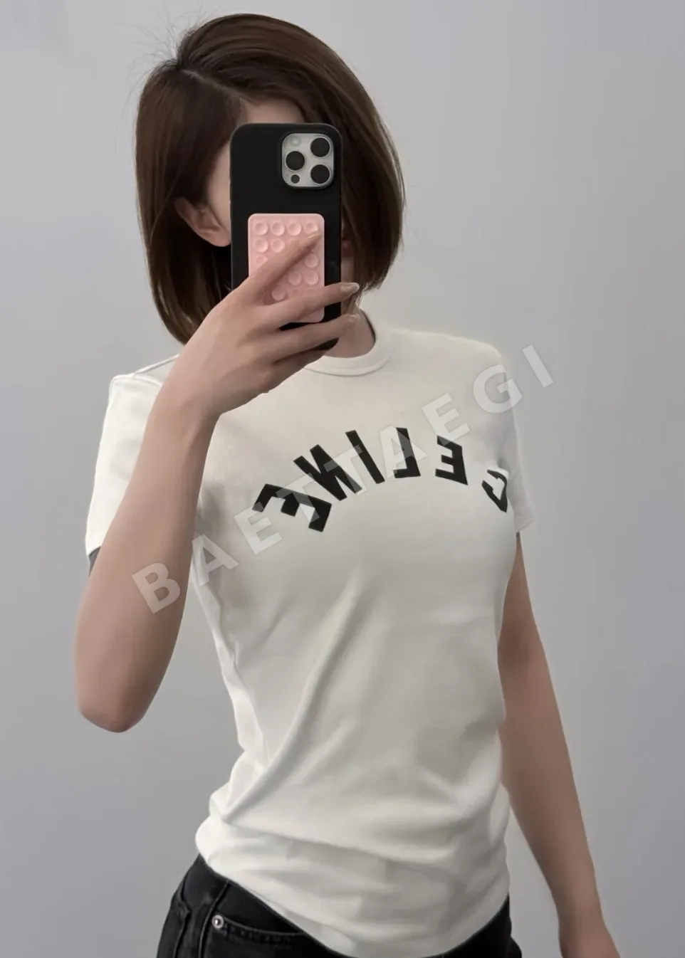 셀린느 화이트 슬림핏 반팔 티셔츠 상세 이미지 9