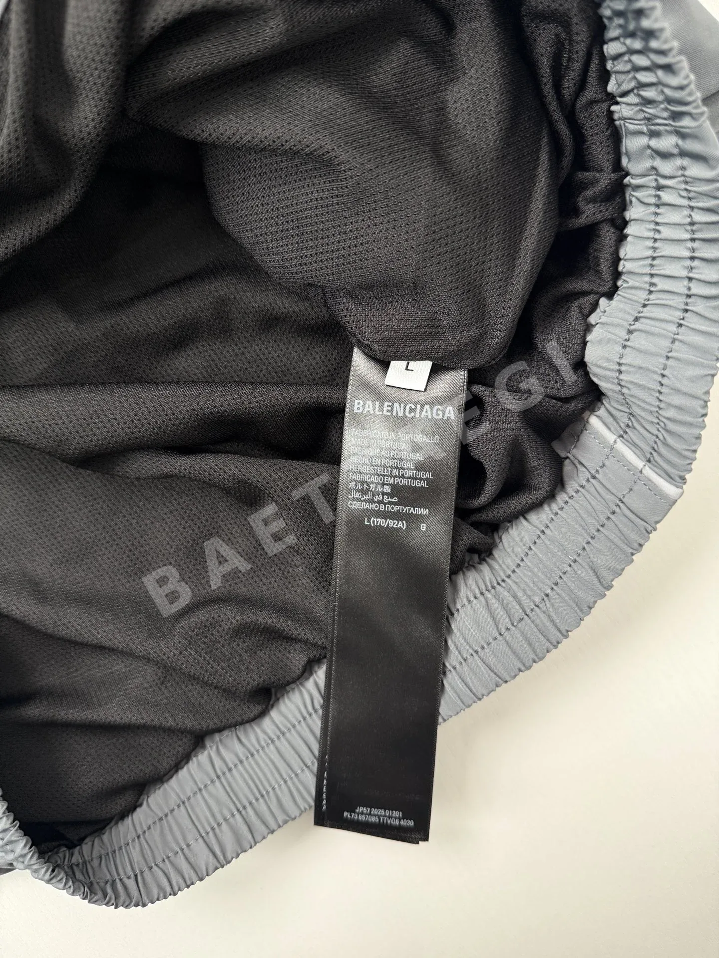 발렌시아가 리플렉티브 프린트 남성 경량 나일론 자켓 상세 이미지 10