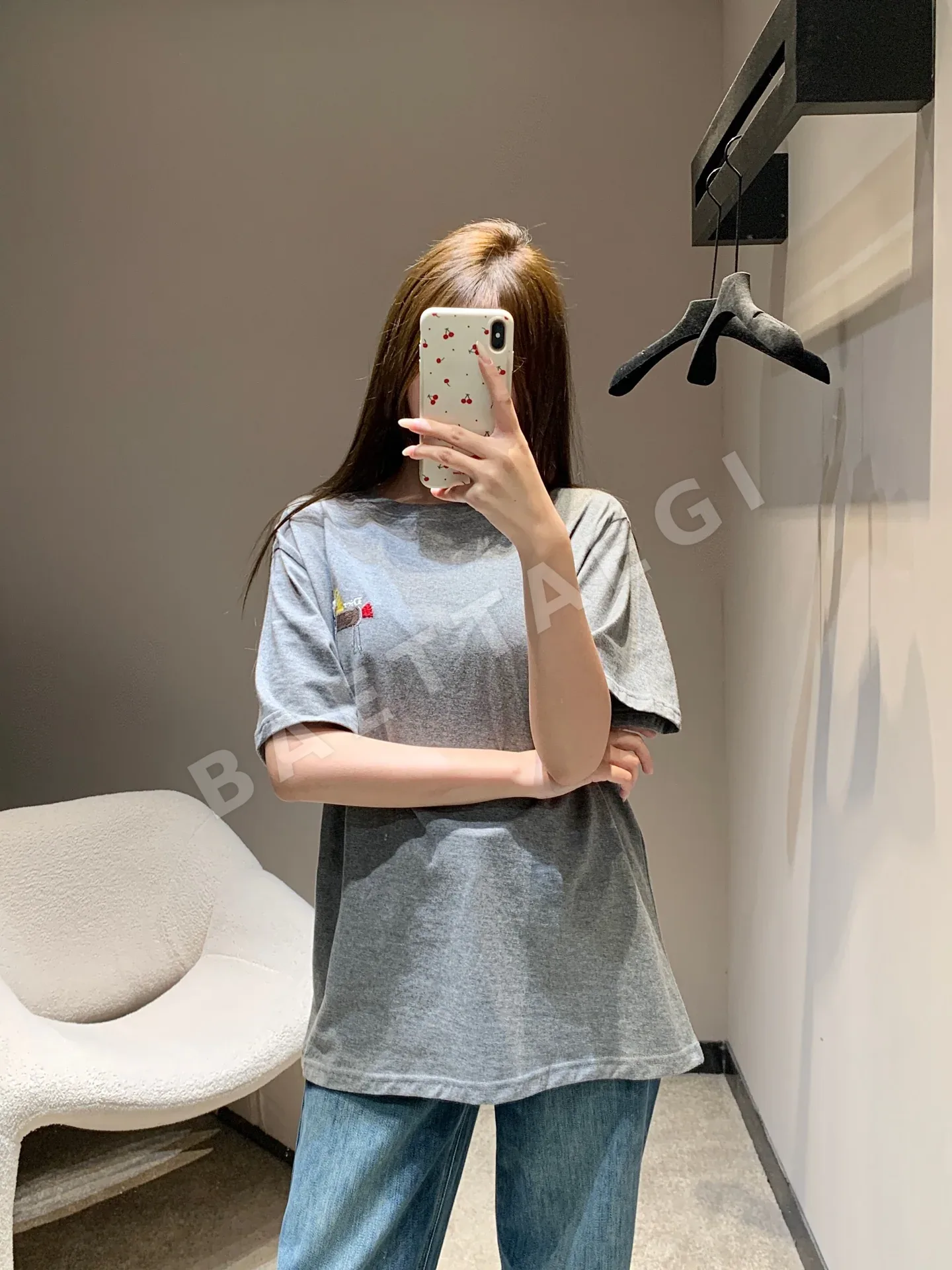 디올 포니 자수 그레이 크루넥 반팔 티셔츠 상세 이미지 3