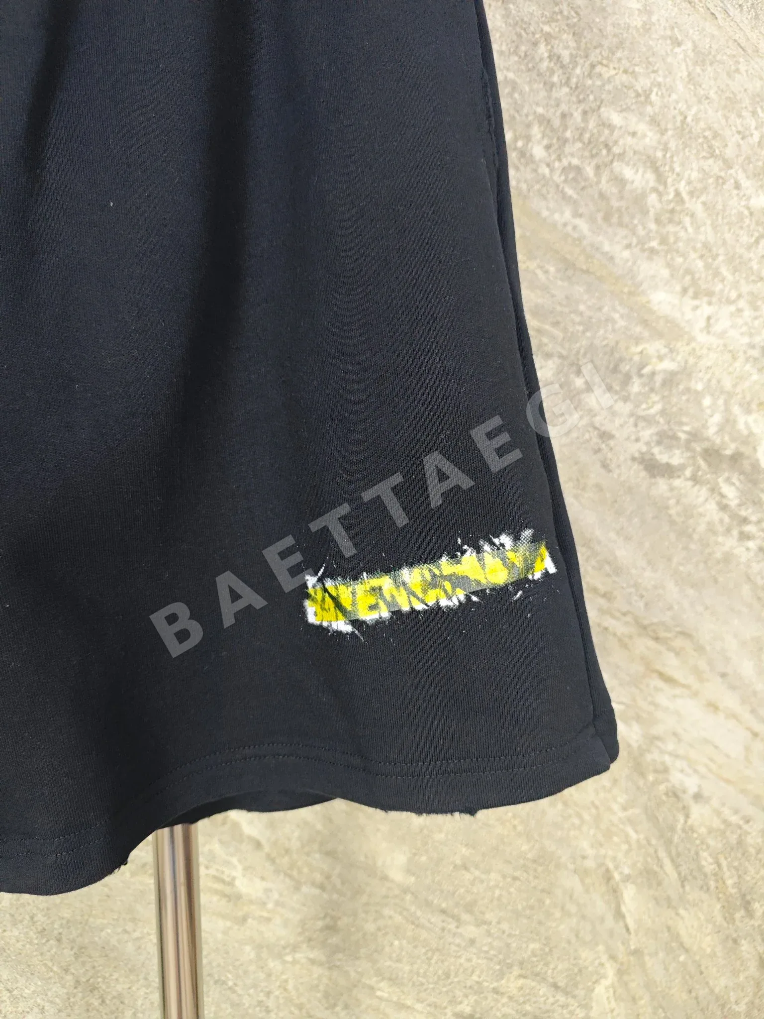 발렌시아가 프린트 반바지 상세 이미지 5