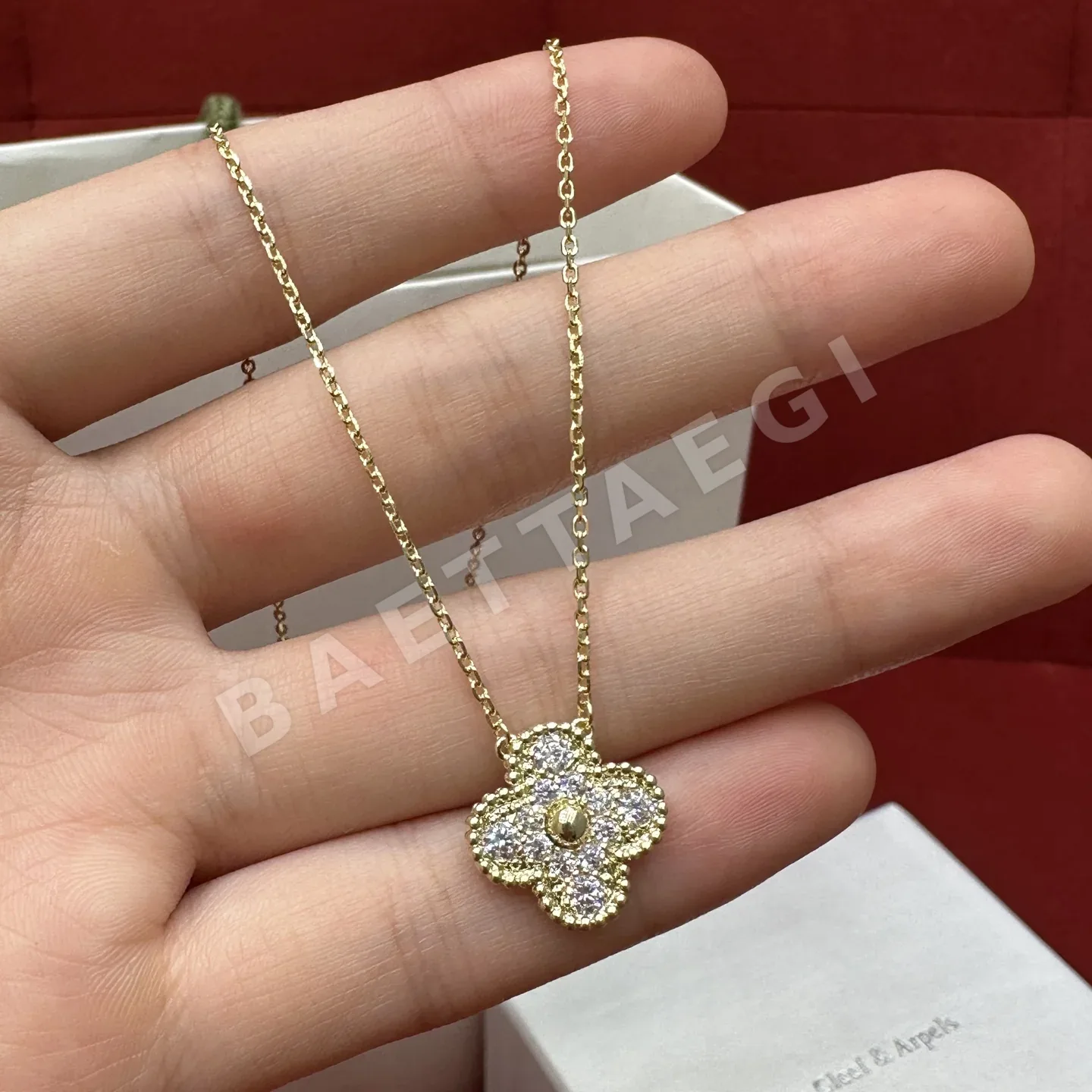 반클리프앤아펠 풀 다이아몬드 네 잎 클로버 목걸이 178561