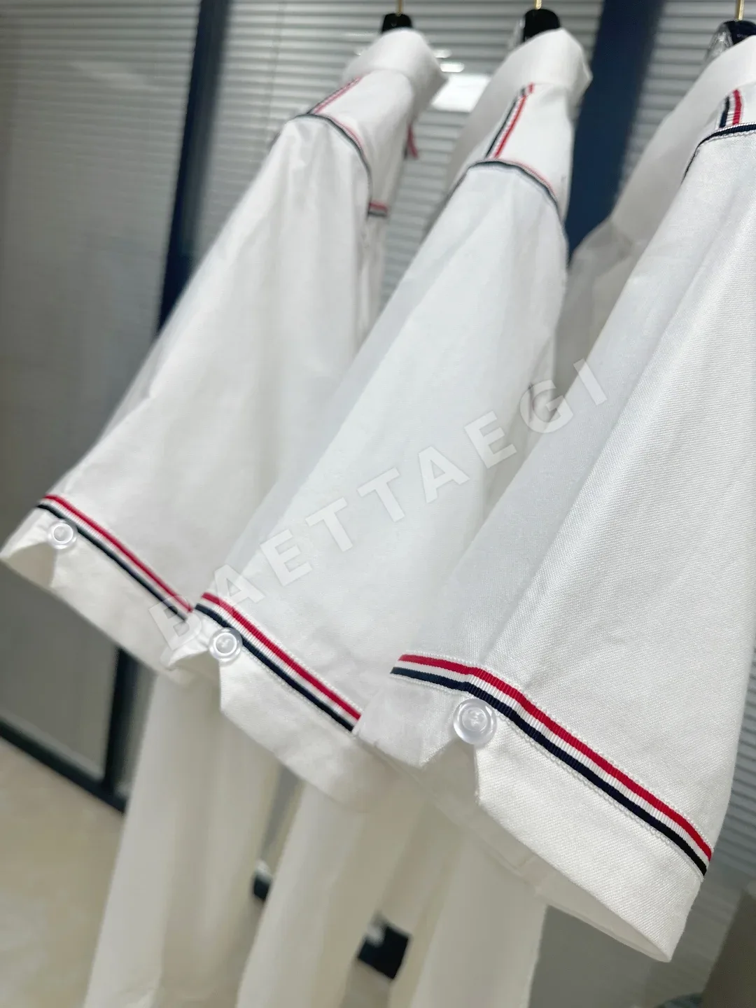 톰브라운 리본 장식 남성 반팔 셔츠 상세 이미지 7