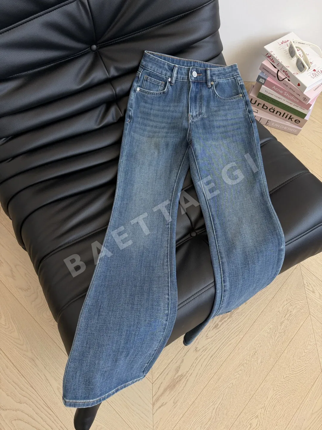 로에베 스퀘어 패턴 자수 플레어 진 여성 바지 상세 이미지 5