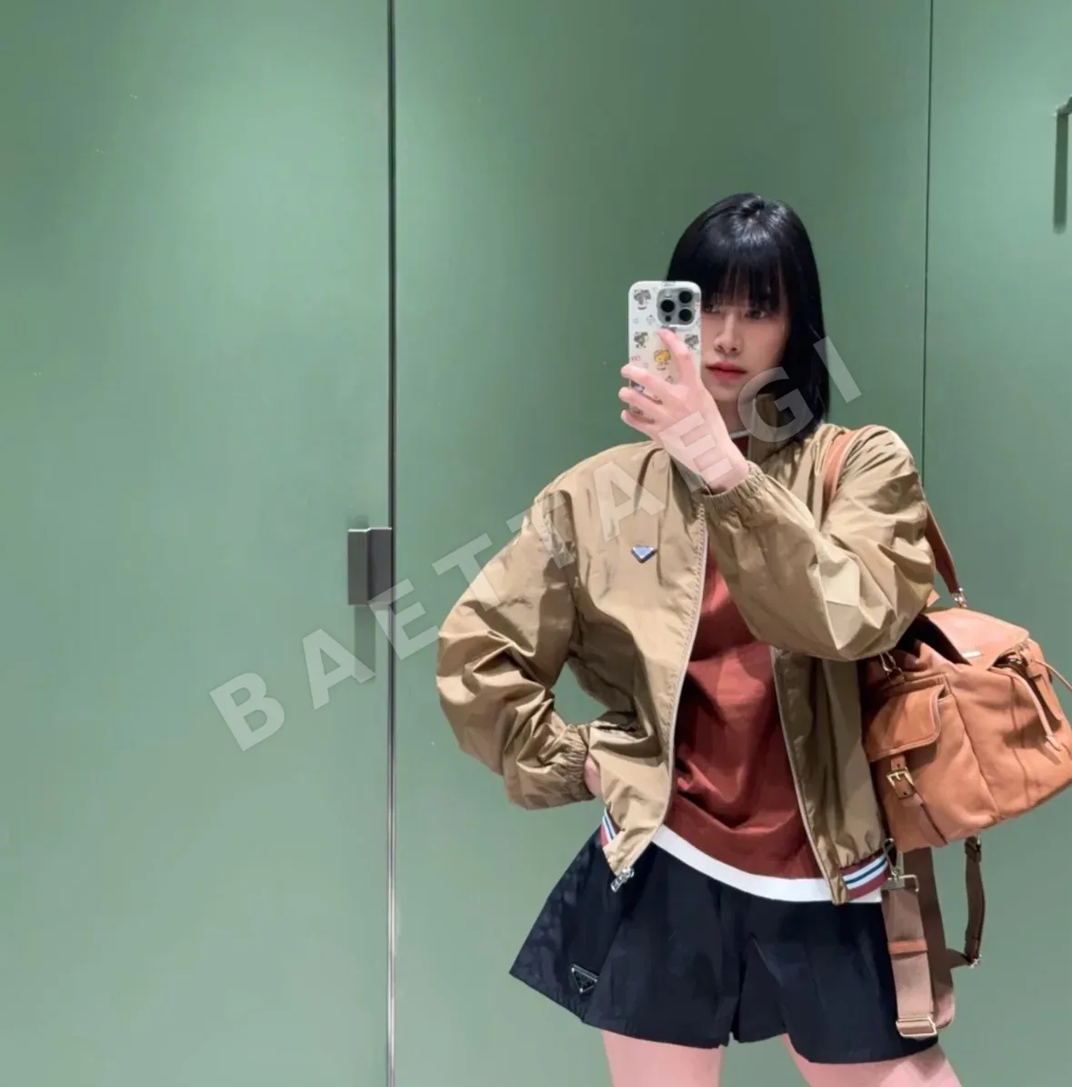 미우미우 카키 워크웨어 재킷 세트 상세 이미지 6