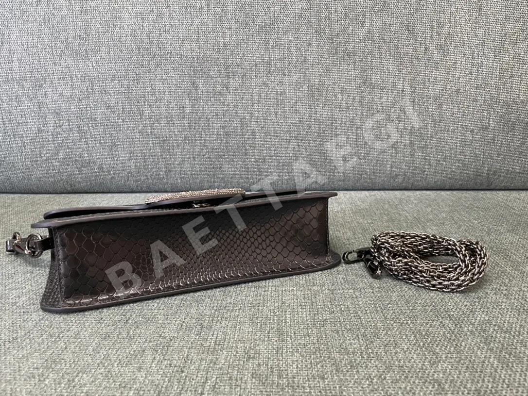 발렌티노 가라바니 V로고 카프스킨 미니 핸드백 상세 이미지 8