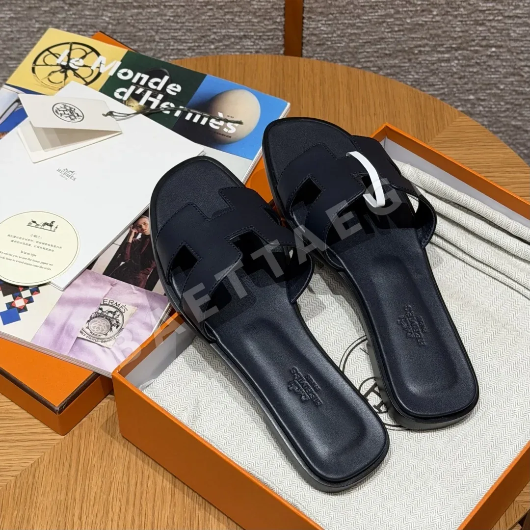 에르메스 오란 네이비 블루 슬리퍼 134613