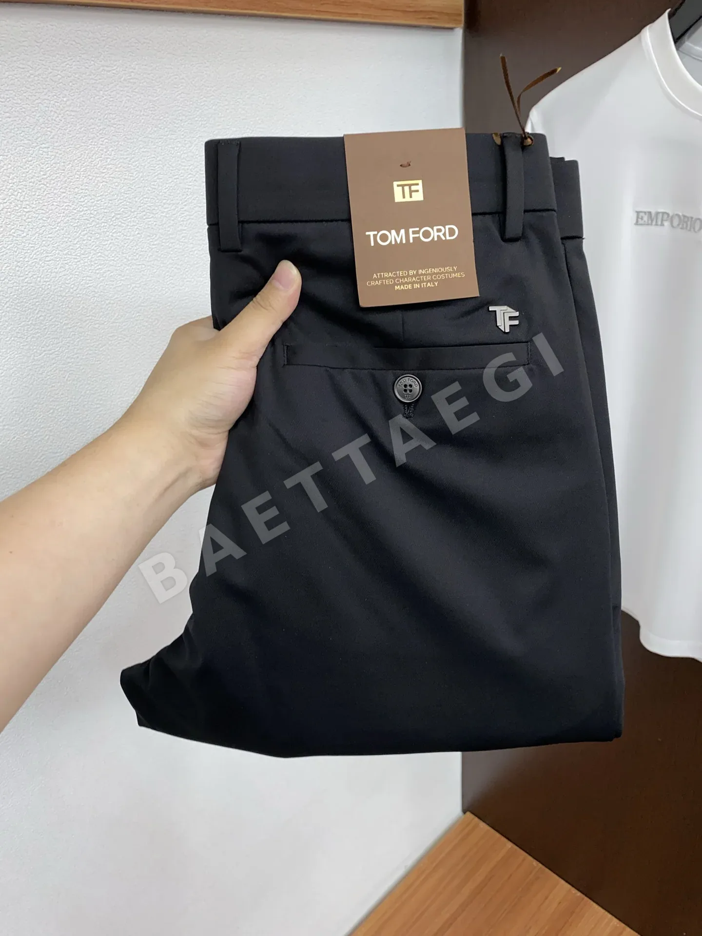 톰포드 일본산 데님 워시 가공 남성 바지 115538