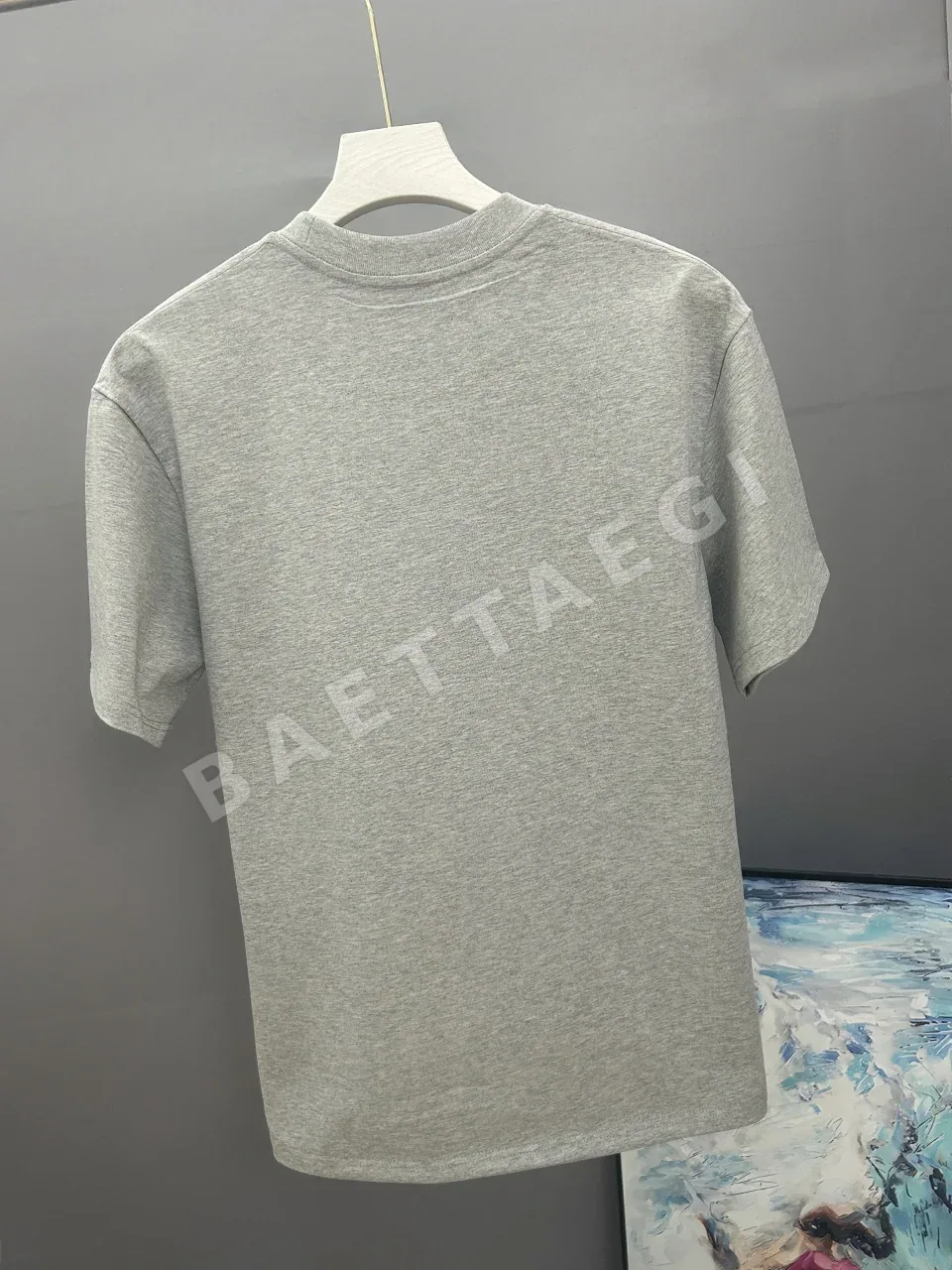 발렌티노 클래식 프린트 크루넥 반팔 티셔츠 상세 이미지 4