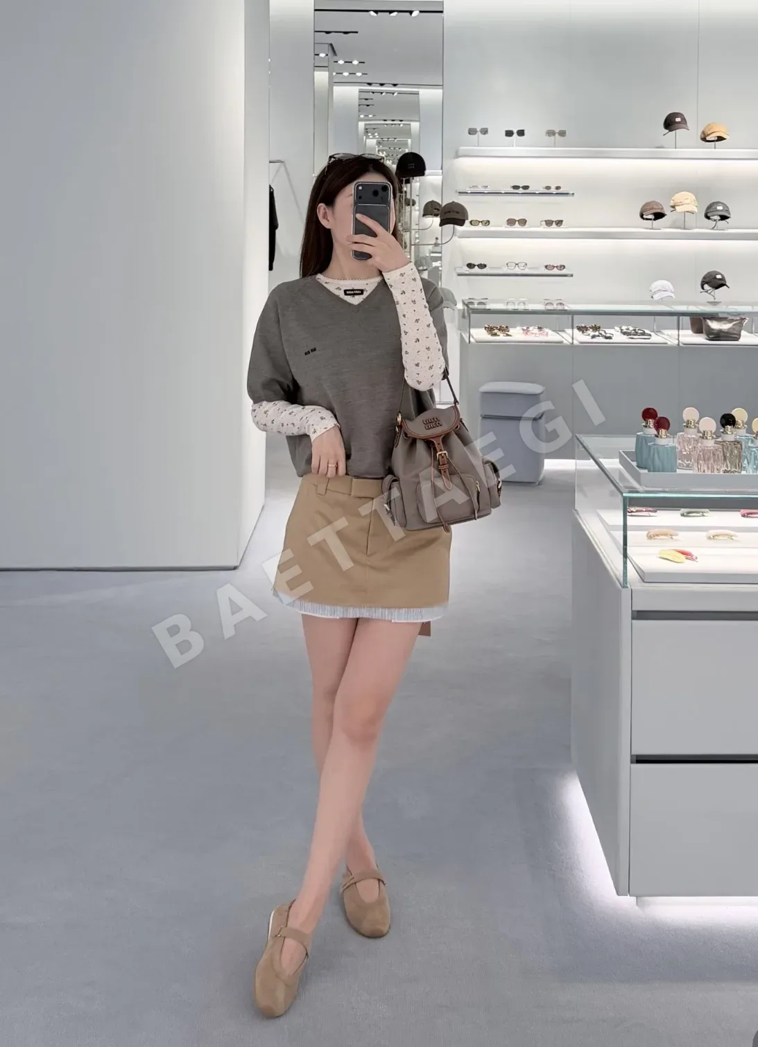 미우미우 V넥 울 스웨터 긴팔 상세 이미지 7