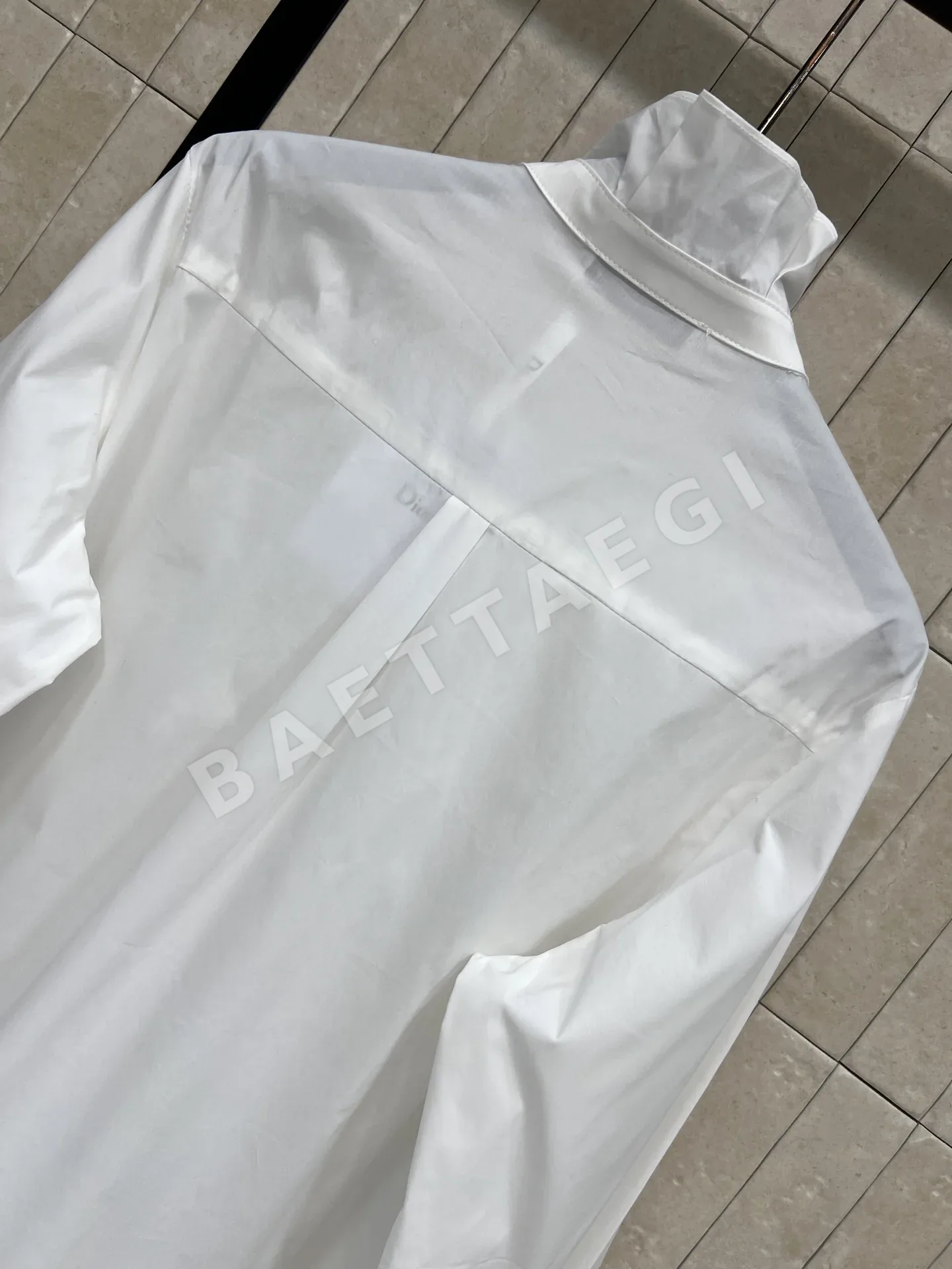 디올 스탠드 카라 진주 단추 긴팔 셔츠 상세 이미지 8