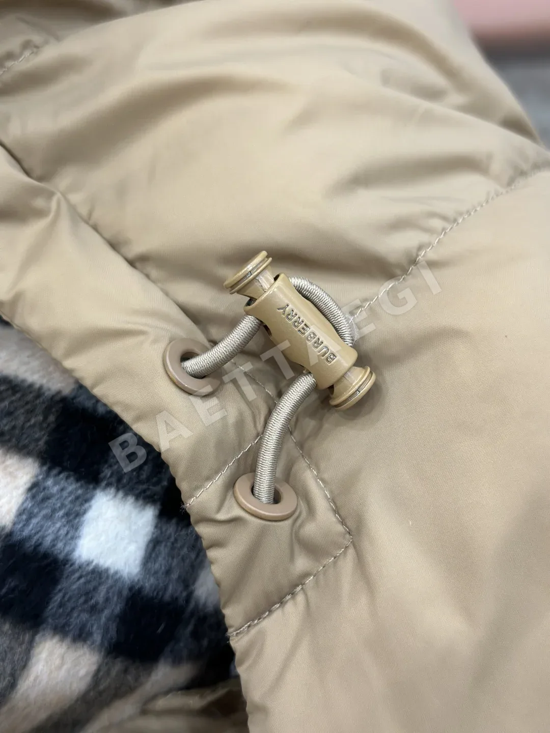 버버리 가죽 라벨 나일론 남성 패딩 상세 이미지 12