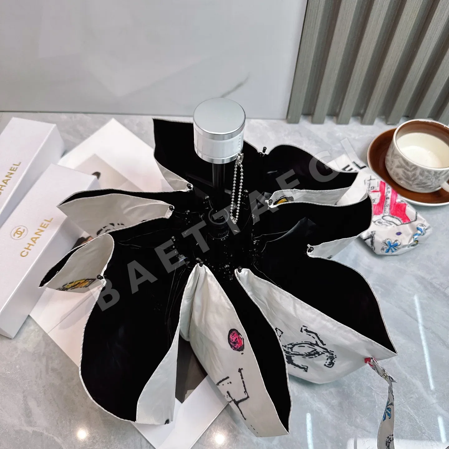 샤넬 접이식 우산 상세 이미지 5