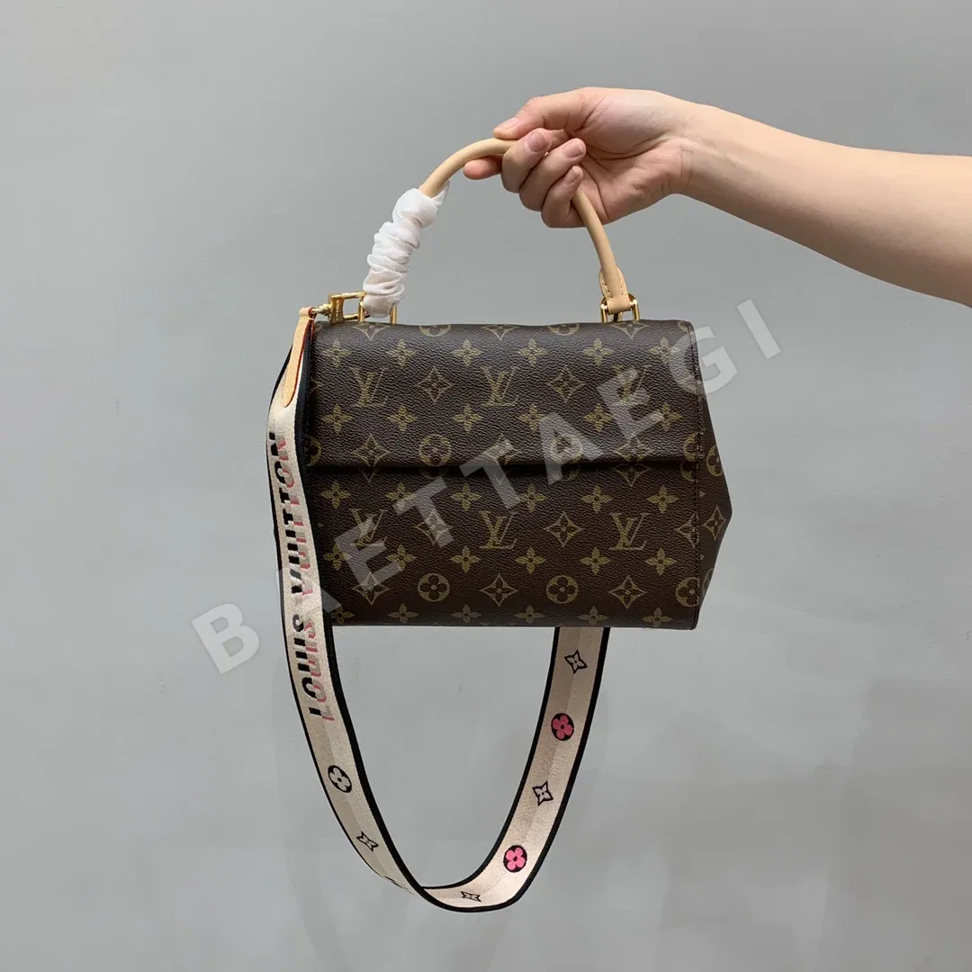 루이비통 클루니 BB 가방 M46372
