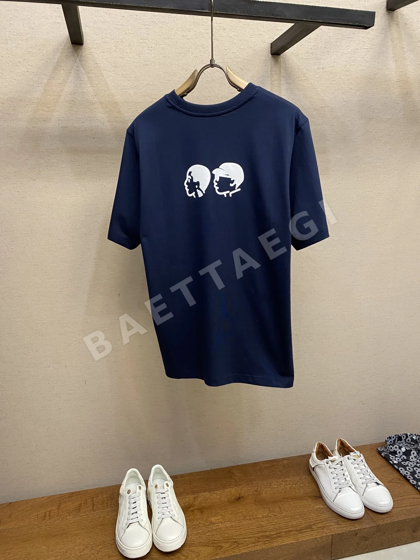 루이비통 로고 프린트 데님 반팔 티셔츠 2021 상세 이미지 2