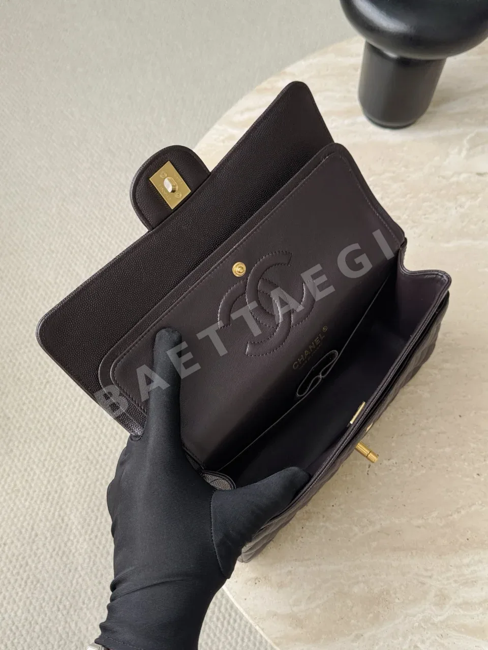 샤넬 금장 캐비어 가방 33384